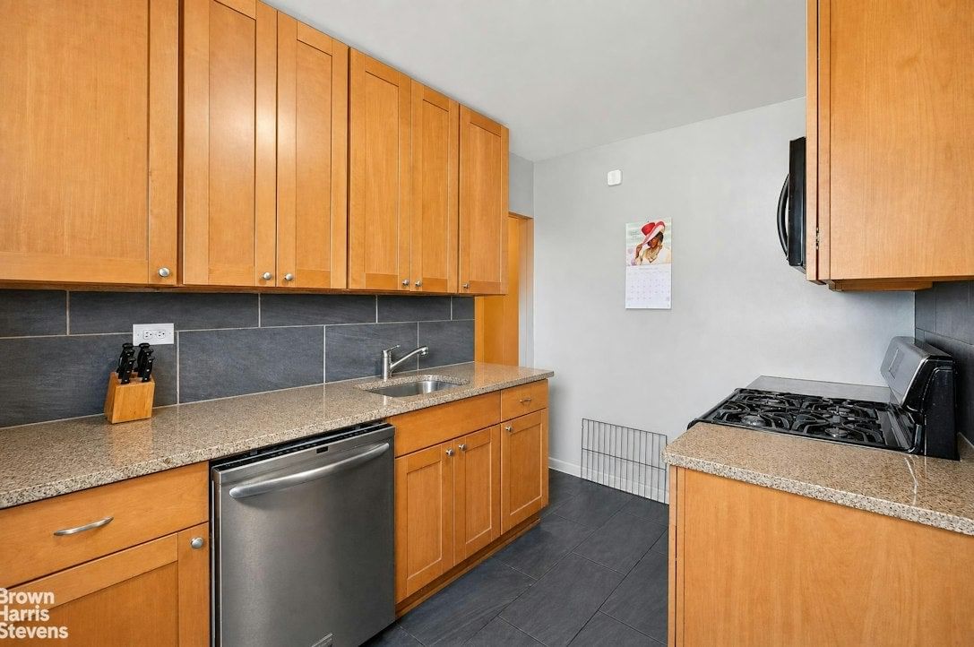 Real estate property located at 1020 GRAND CONCOURSE #10V, Bronx, Concourse Village, New York City, NY, US