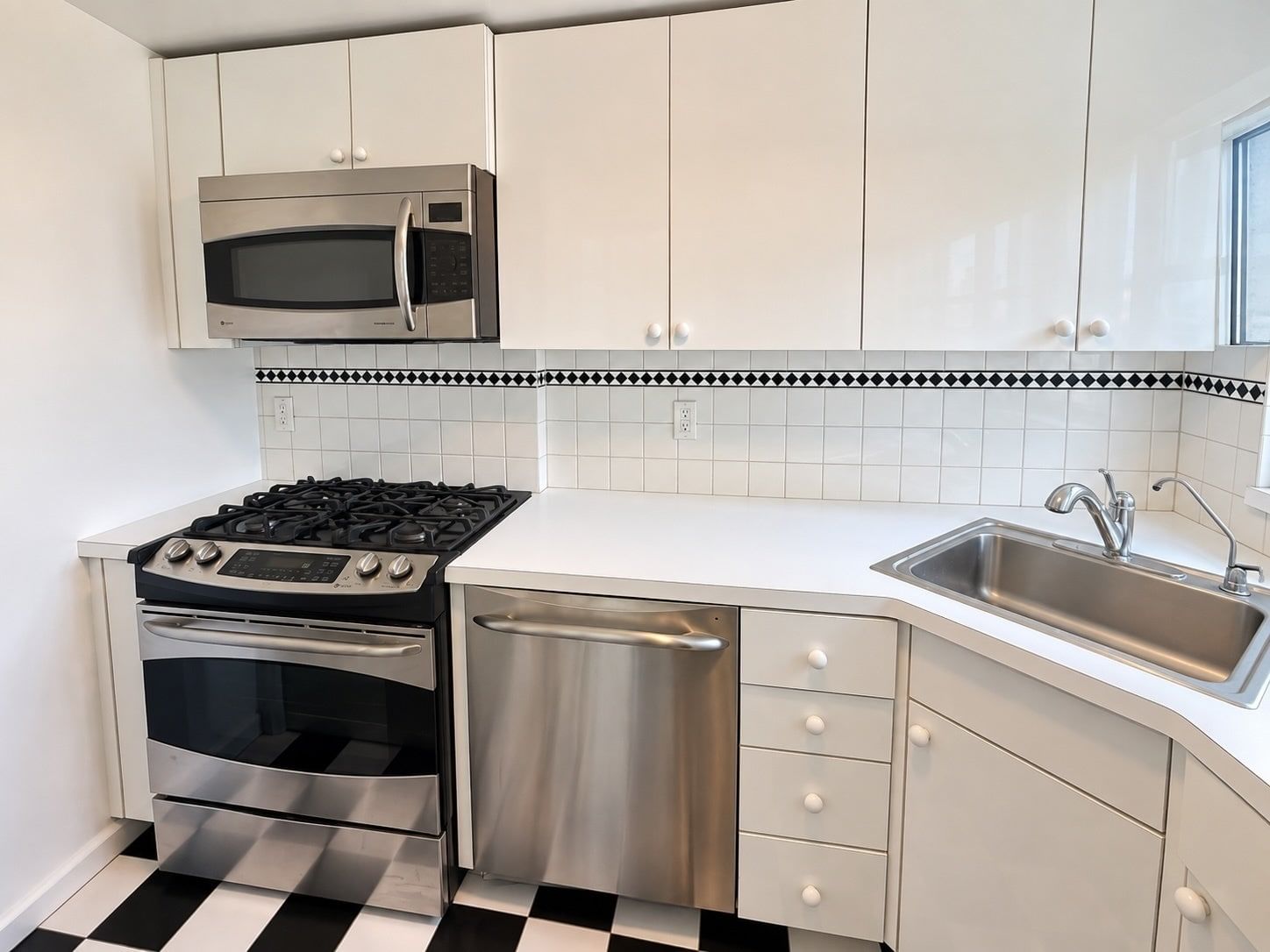 Real estate property located at 153 57th #21B, New York, Midtown, New York City, NY, US
