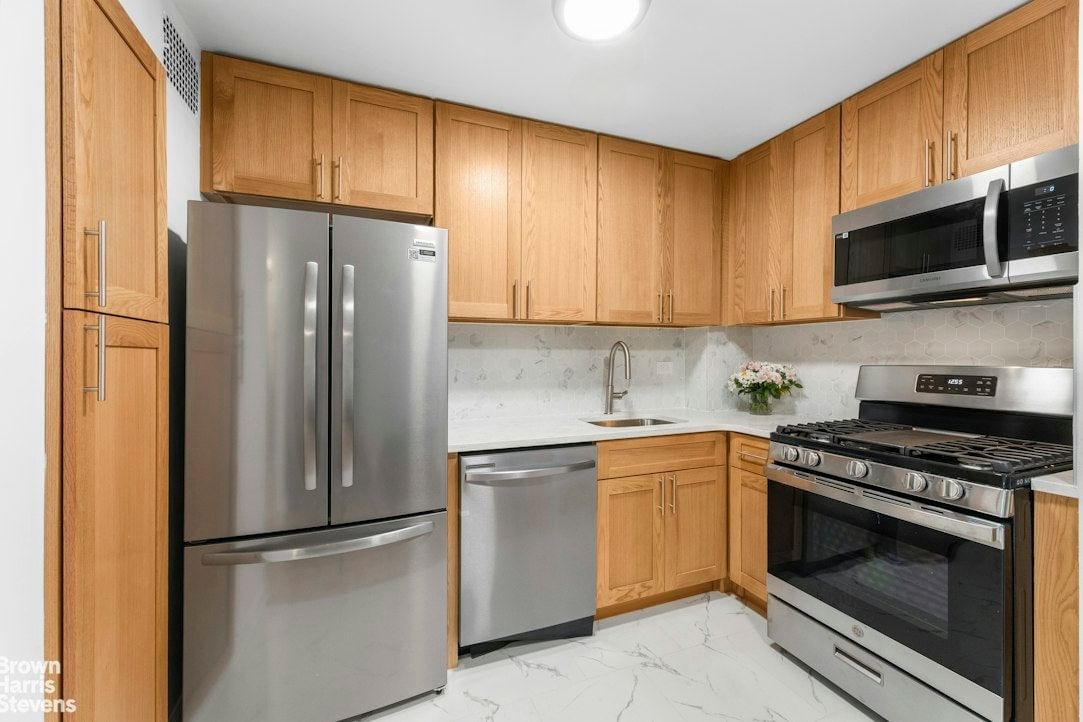 Real estate property located at 37-31 73RD #7U, Queens, Jackson Heights, New York City, NY, US