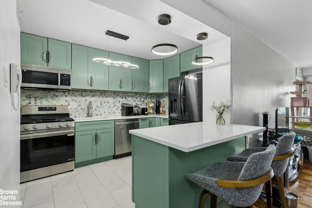 Real estate property located at 2500 JOHNSON #4K, Bronx, Spuyten Duyvil, New York City, NY, US