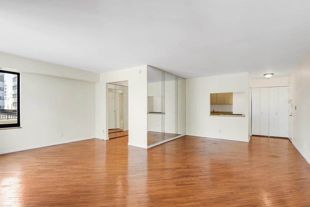 Real estate property located at 400 70TH #1607, New York, Lenox Hill, New York City, NY, US