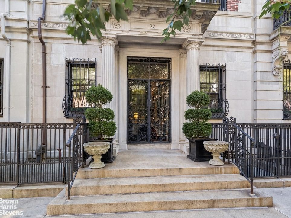 Real estate property located at 32 74TH #1, New York, Upper West Side, New York City, NY, US