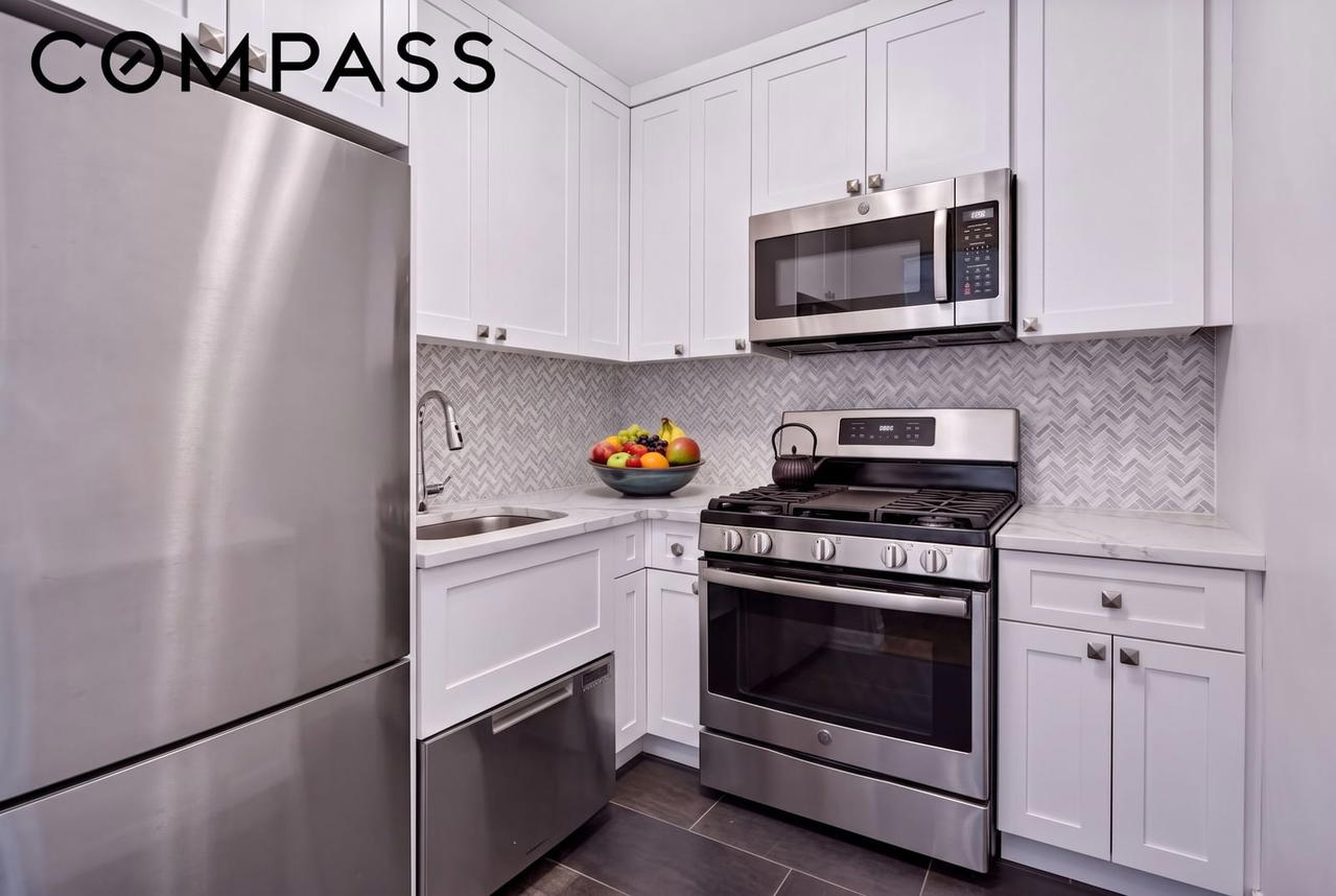 Real estate property located at 370 76th A1104, New York, Lenox Hill, New York City, NY, US