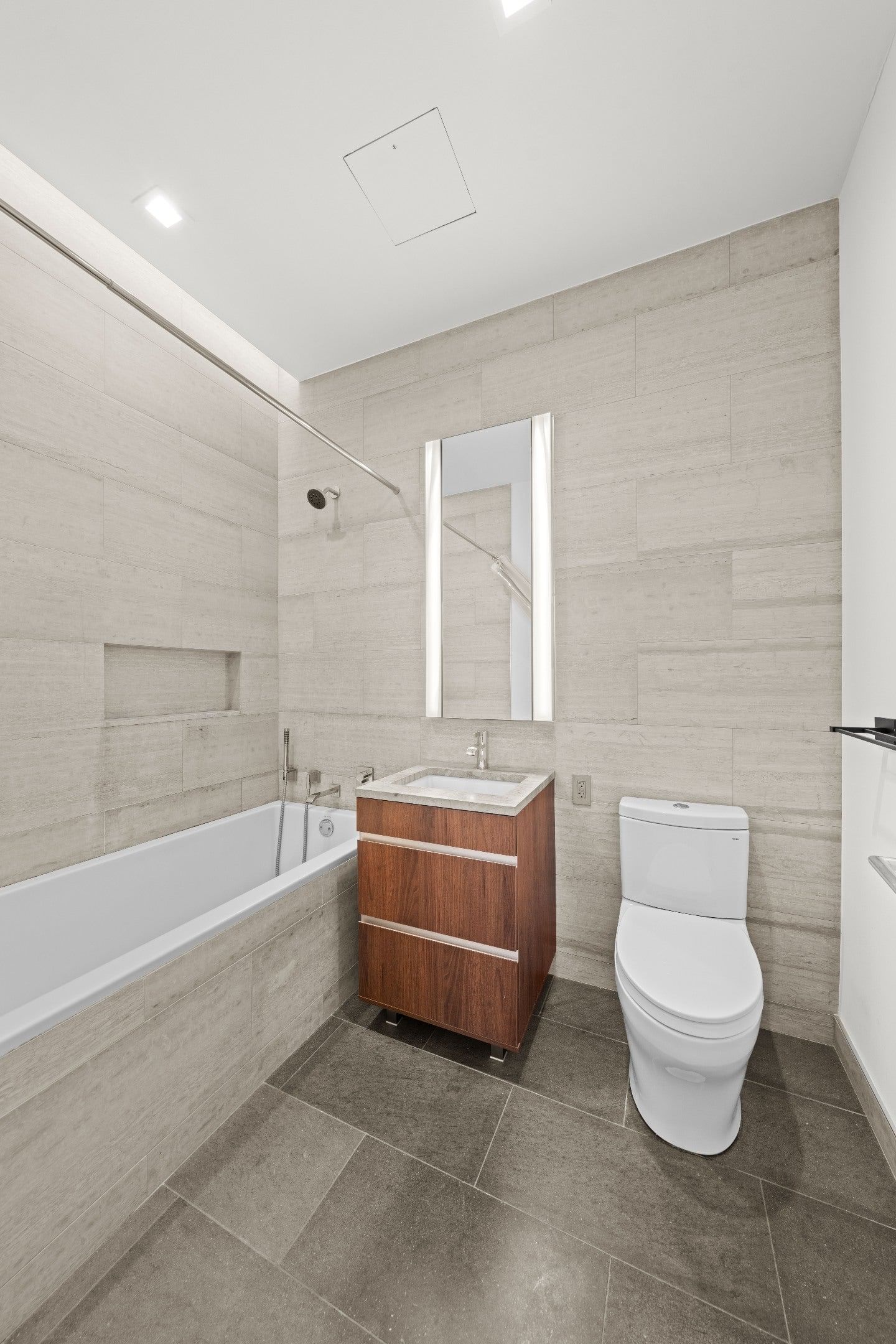 Real estate property located at 21-21 31st #2L, Queens, Ditmars Steinway, New York City, NY, US