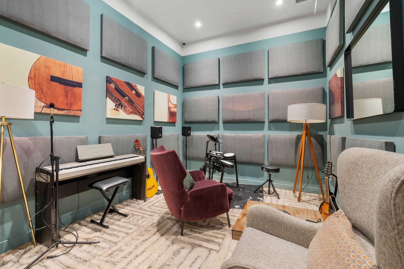 Real estate property located at 21-21 31st #2L, Queens, Ditmars Steinway, New York City, NY, US