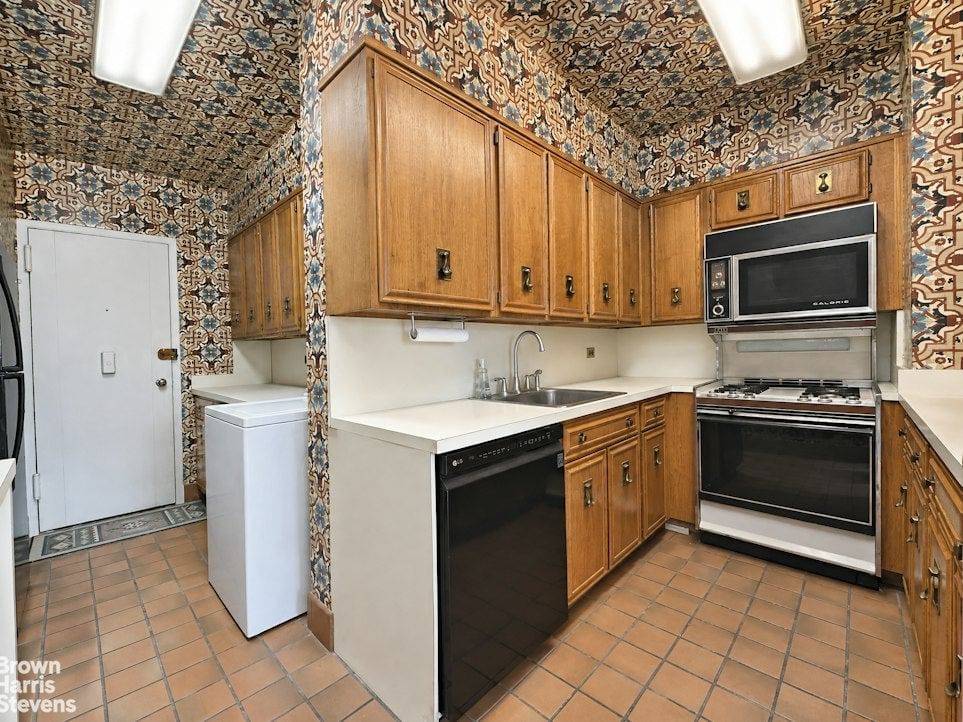 Real estate property located at 60 SUTTON #9CS, New York, Sutton Place, New York City, NY, US