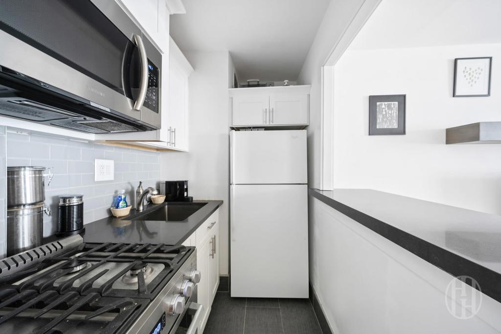 Real estate property located at 310 70th #5G, New York, Upper East Side, New York City, NY, US