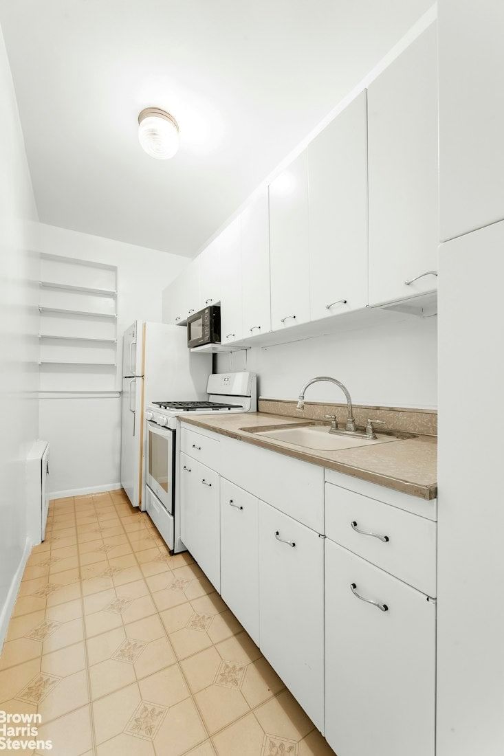 Real estate property located at 64 94TH #4B, New York, Carnegie Hill, New York City, NY, US