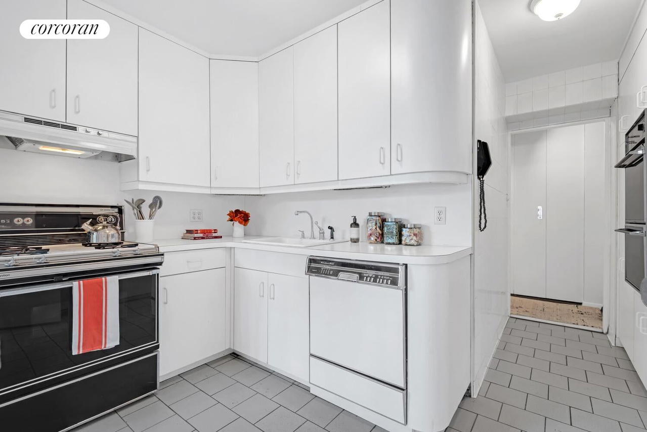 Real estate property located at 360 72ND A307, New York, Lenox Hill, New York City, NY, US