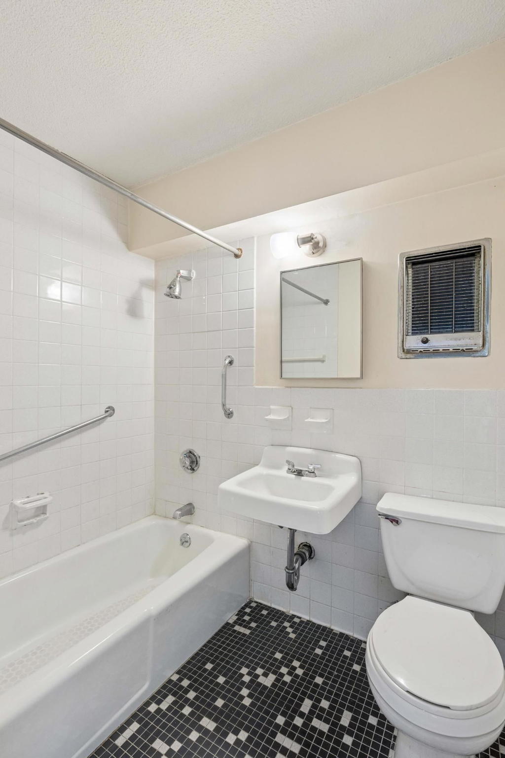 Real estate property located at 609 Columbus PH-18N, New York, Upper West Side, New York City, NY, US