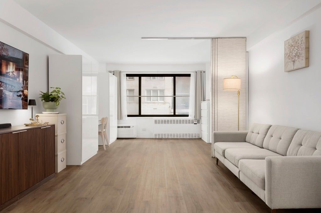 Real estate property located at 200 36th #2G, New York, Murray Hill, New York City, NY, US