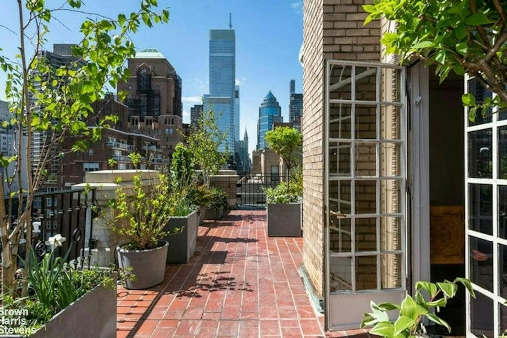 Real estate property located at 133 64TH PHS/11C, New York, Lenox Hill, New York City, NY, US