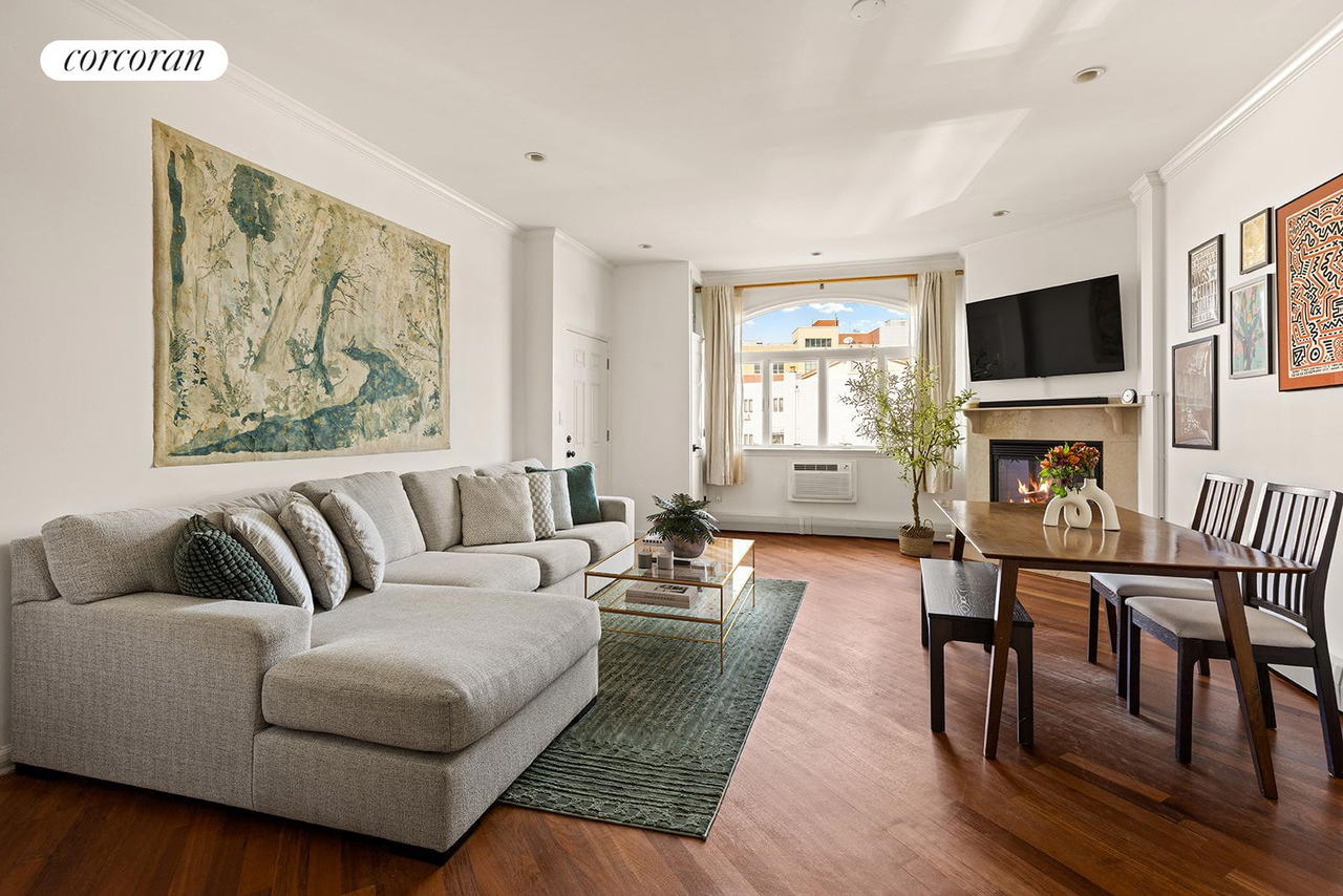 Real estate property located at 370 90th #2D, Kings, Bay Ridge, New York City, NY, US