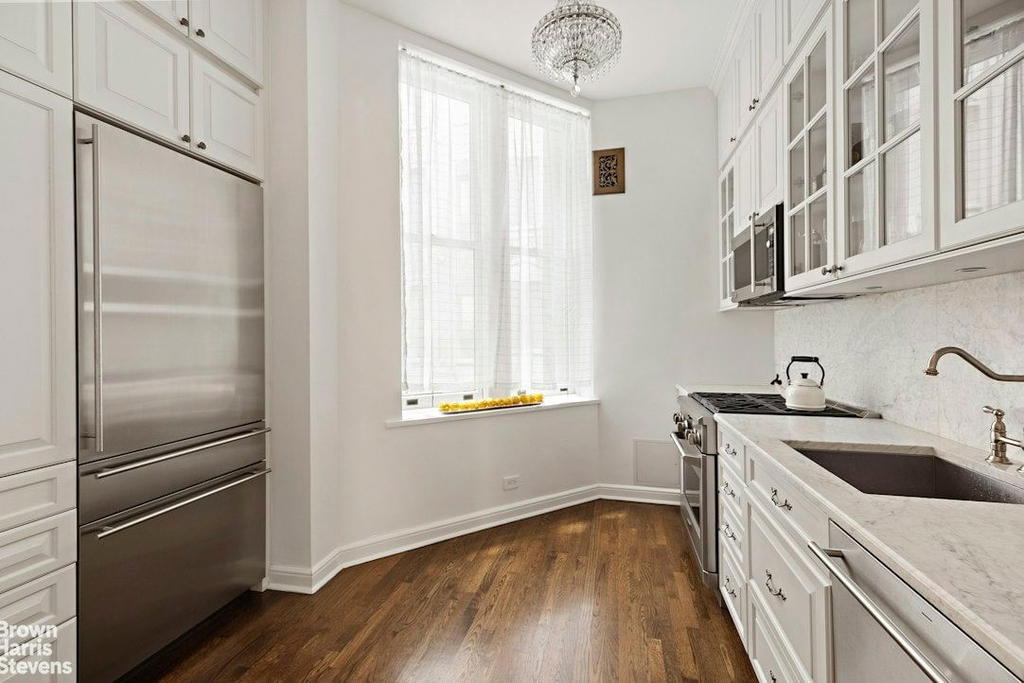 Real estate property located at 180 58TH #5A, New York, Central Park South, New York City, NY, US