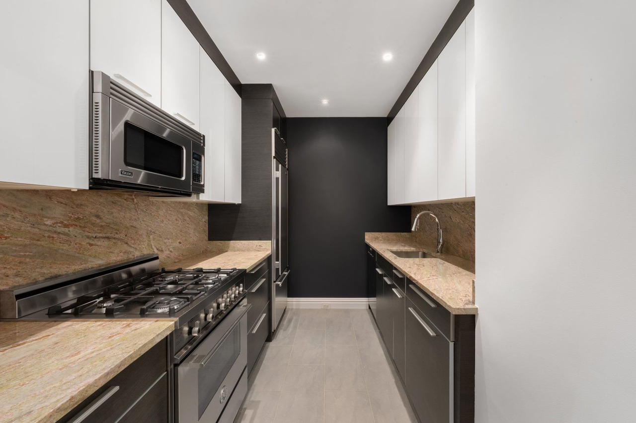 Real estate property located at 88 GREENWICH #2101, New York, Financial District, New York City, NY, US