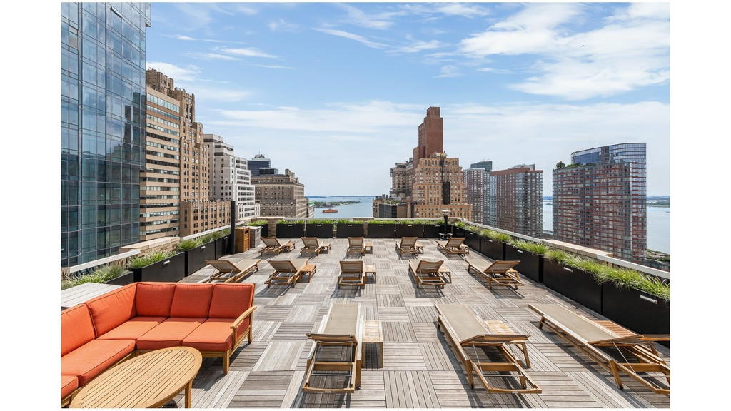 Real estate property located at 88 GREENWICH #2101, New York, Financial District, New York City, NY, US