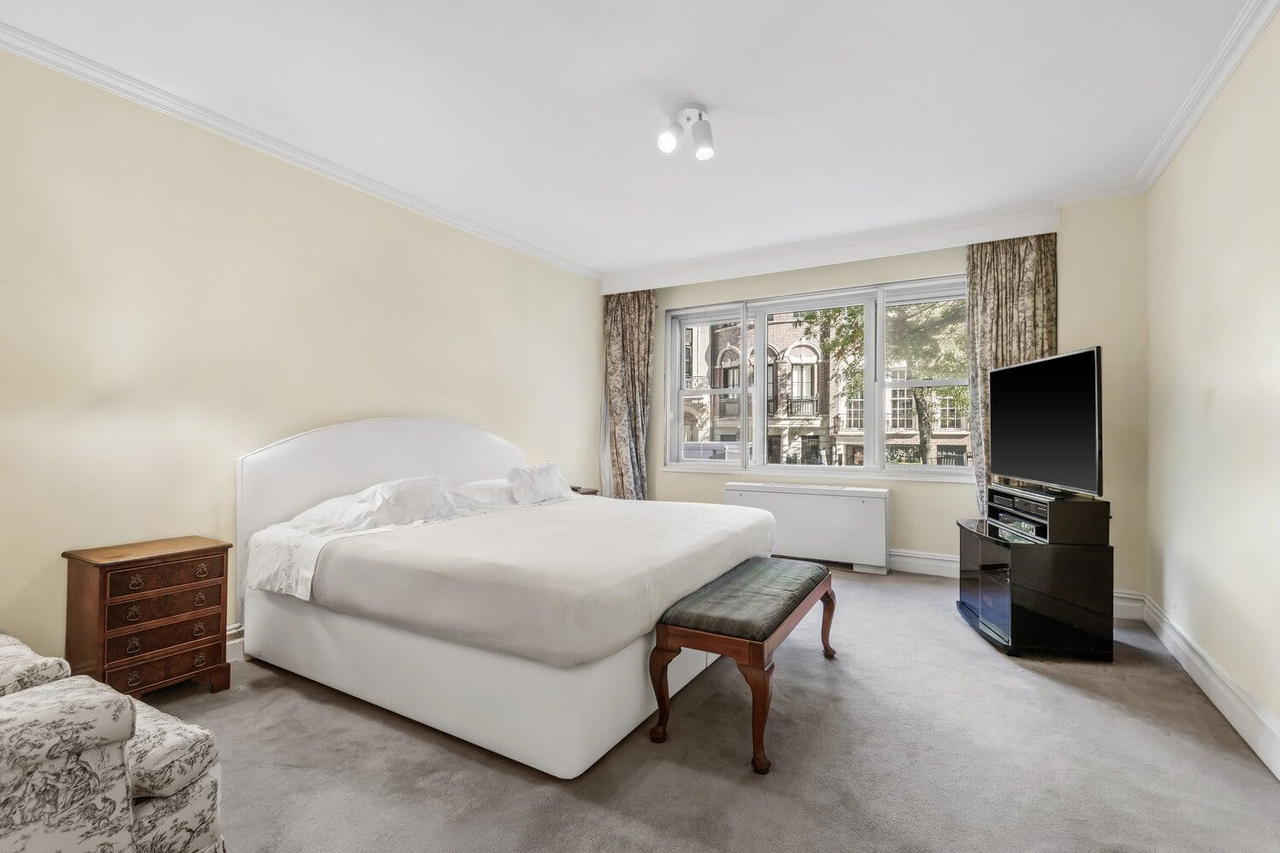 Real estate property located at 650 PARK #2C, New York, Lenox Hill, New York City, NY, US