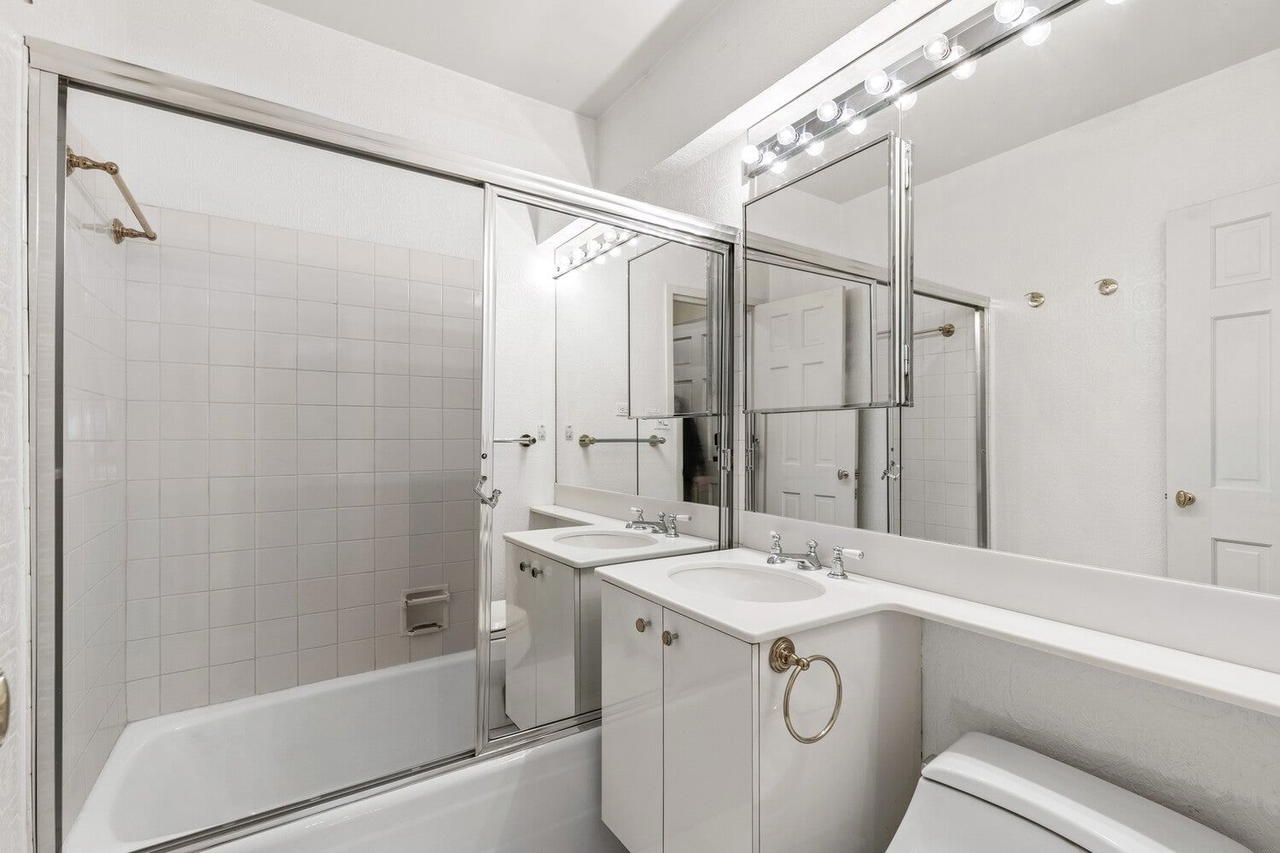 Real estate property located at 650 PARK #2C, New York, Lenox Hill, New York City, NY, US