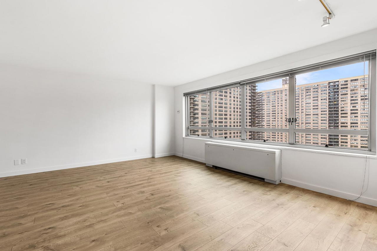 Real estate property located at 170 End #15L, New York, Lincoln Square, New York City, NY, US