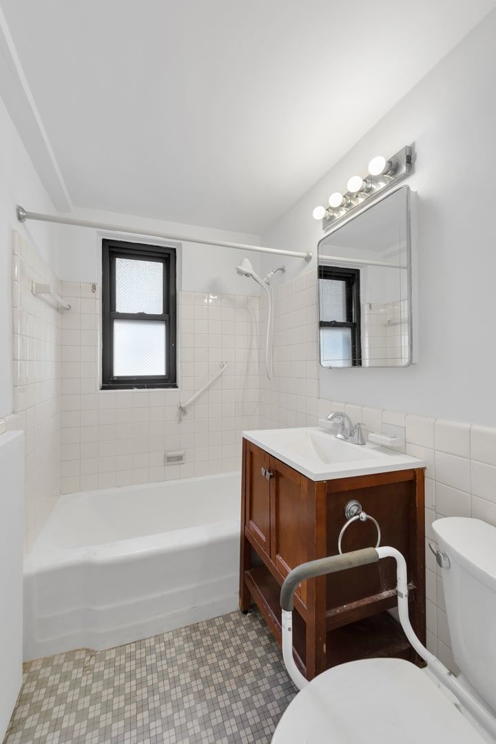 Real estate property located at 415 52ND #8DA, New York, Beekman, New York City, NY, US