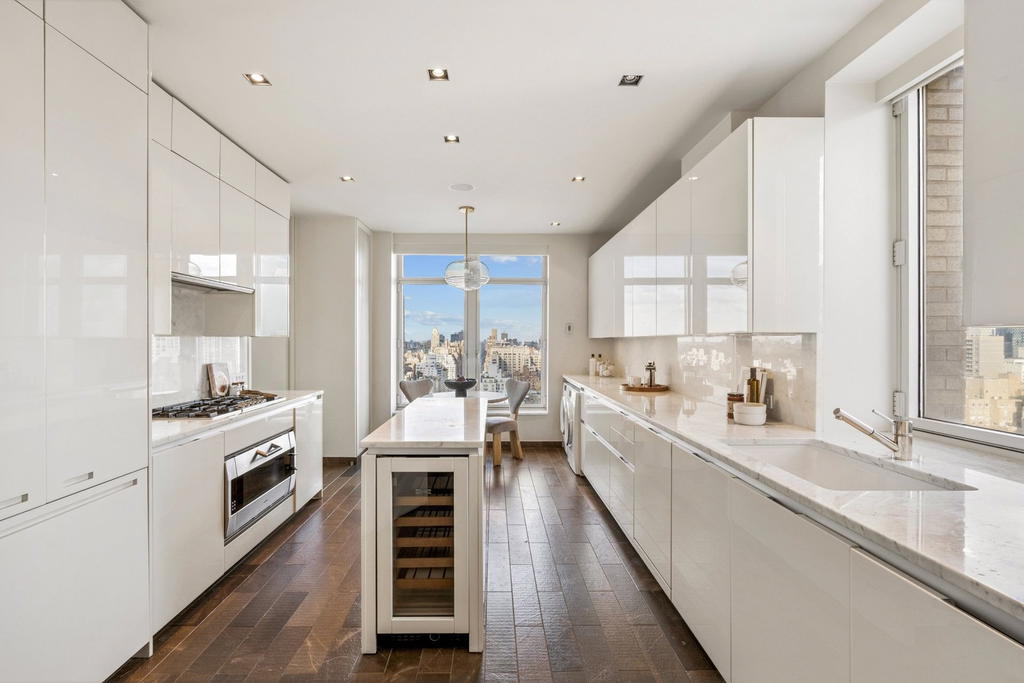 Real estate property located at 515 PARK #29, New York, Lenox Hill, New York City, NY, US