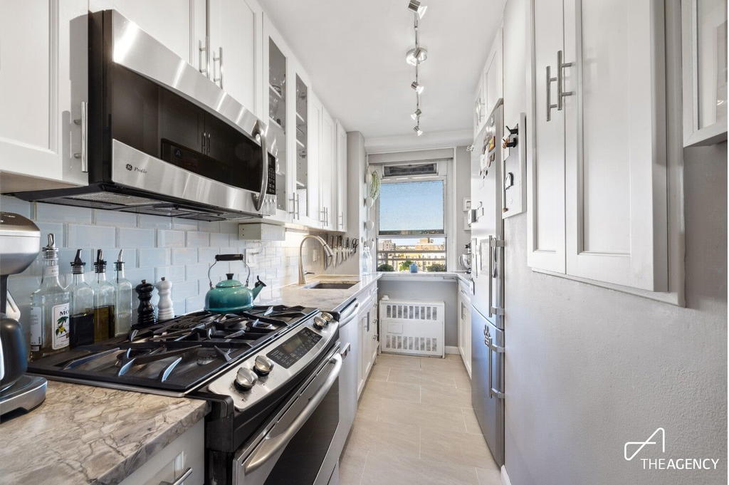 Real estate property located at 100 94TH #19F, New York, Upper West Side, New York City, NY, US