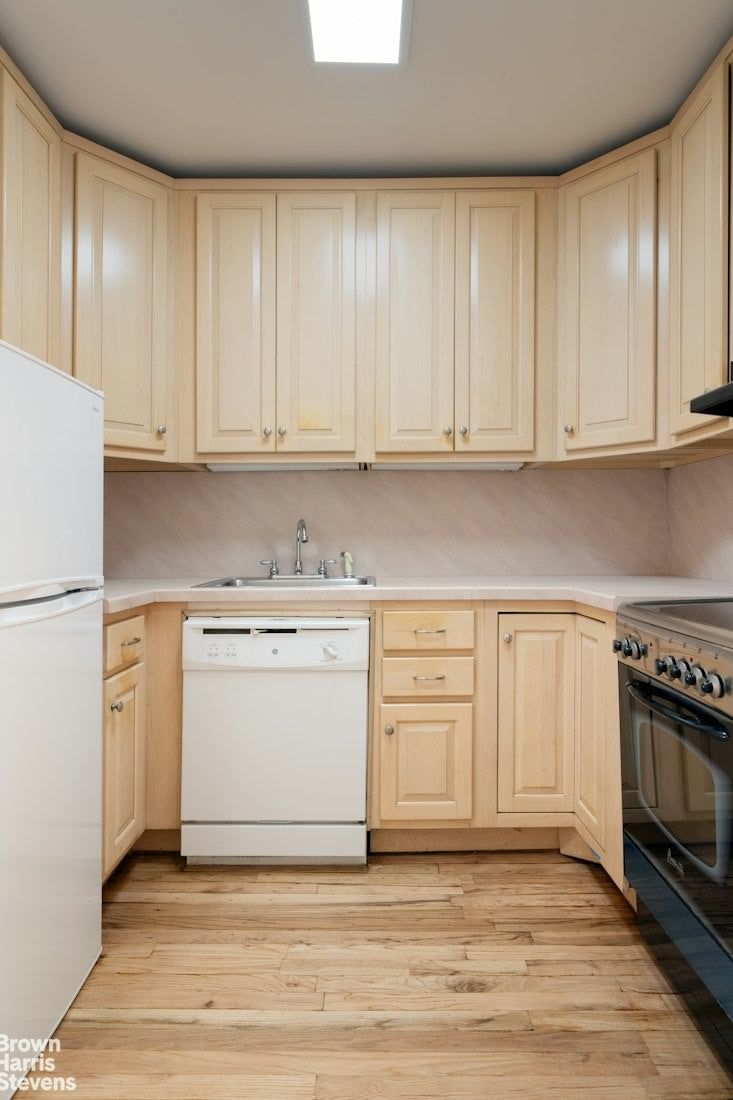 Real estate property located at 104 PIERREPONT #2, Kings, Brooklyn Heights, New York City, NY, US