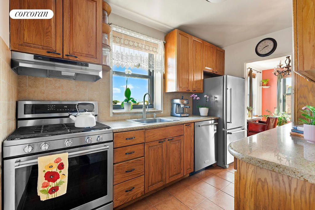 Real estate property located at 7423 Ridge #6B, Kings, Bay Ridge, New York City, NY, US