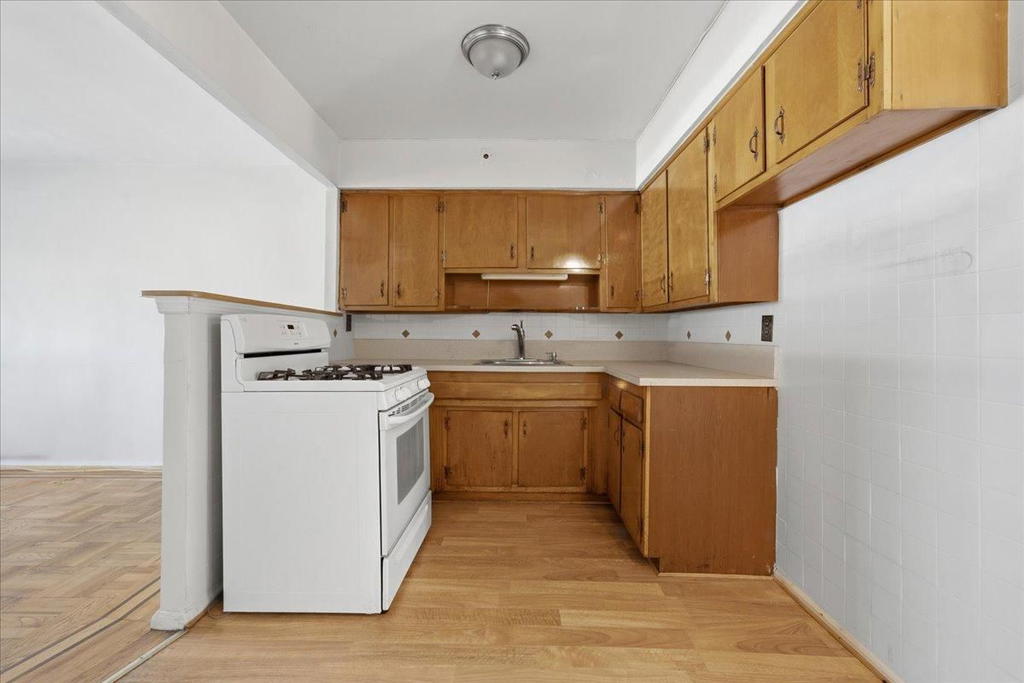 Real estate property located at 1058 211th, Bronx, Williamsbridge, New York City, NY, US